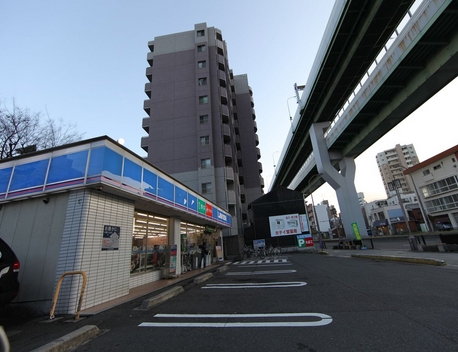 愛知県名古屋市東区白壁２丁目14-27 コンビニ