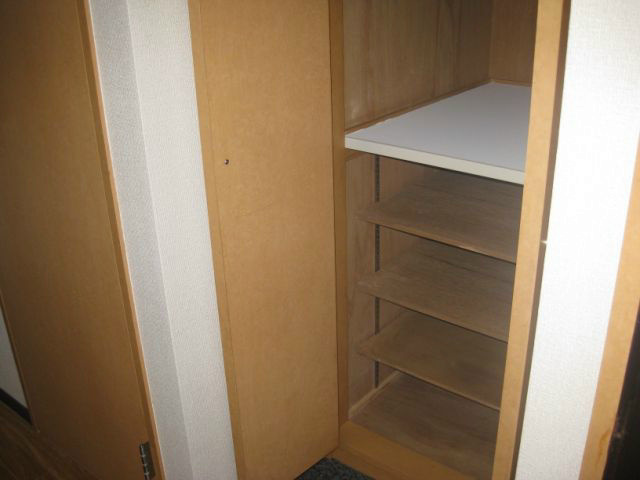 愛知県名古屋市東区新出来２丁目 玄関
