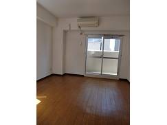 愛知県名古屋市中区千代田３丁目14-16 リビング