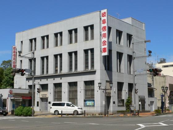 deux ailes 銀行