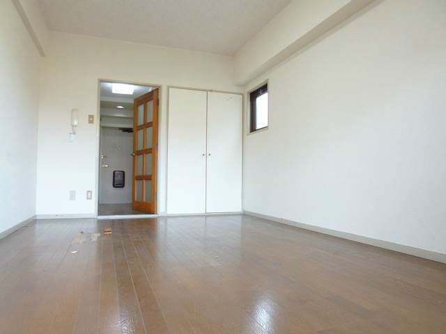 愛知県名古屋市昭和区広路通３丁目 リビング