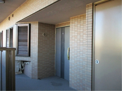 愛知県名古屋市千種区鹿子町４丁目 玄関