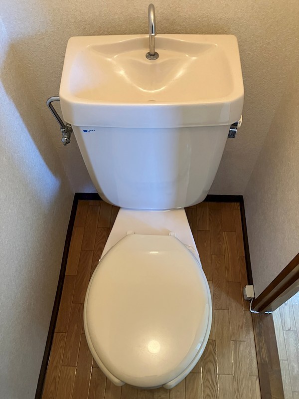 トライアングル トイレ