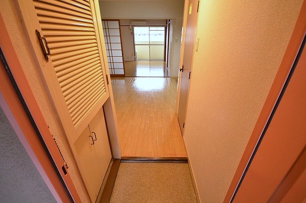 Ｊフィールド  玄関