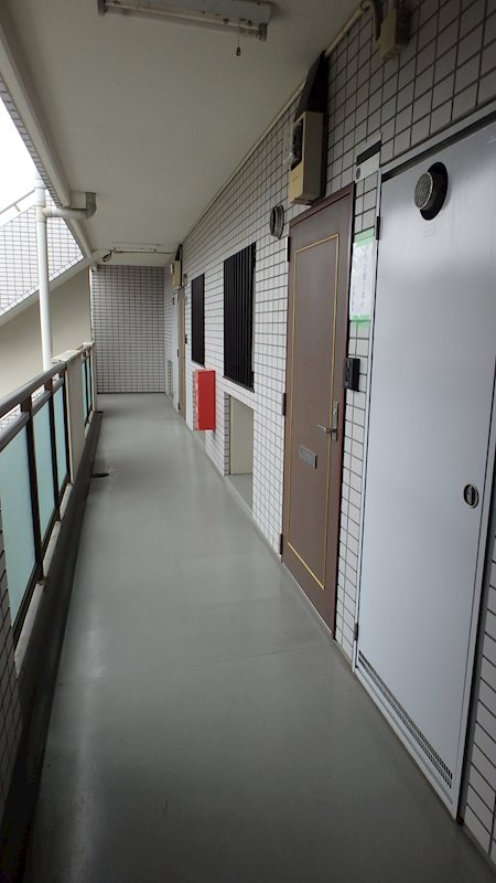 コモン・シード新百合 玄関