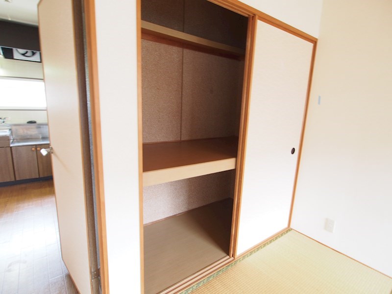 クレール行村 収納