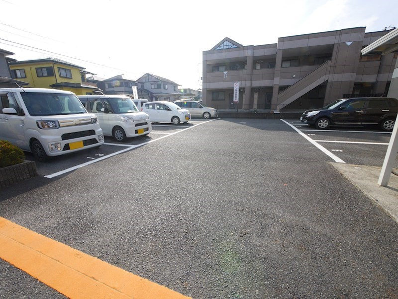 アメニティーハイツⅠ 駐車場