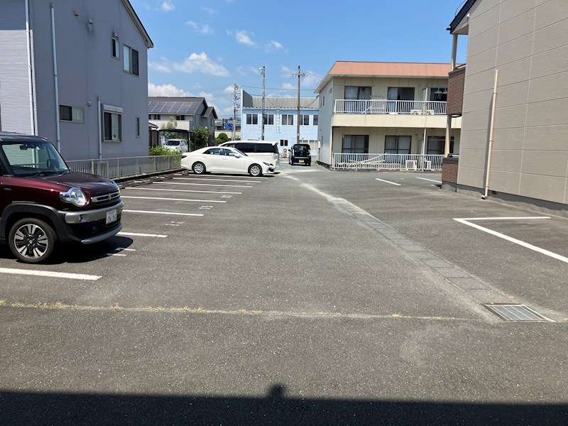 コーポ浅名 駐車場