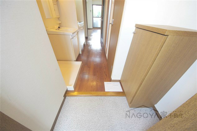 サウスパークイズミ 玄関