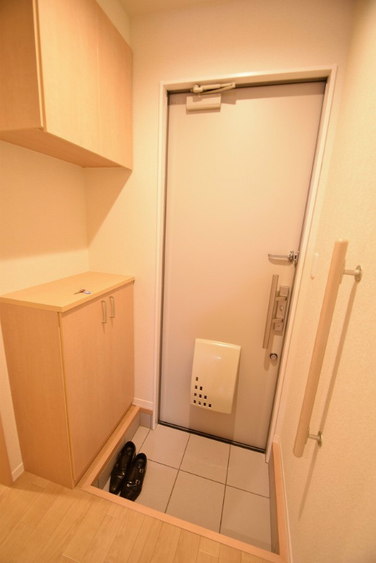 エトワールB 玄関