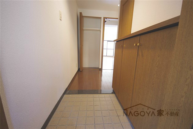 グランドハイリス本山 玄関