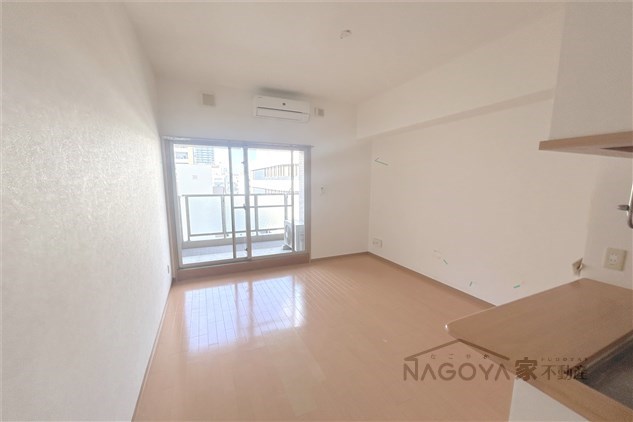 Gramercy Shirakawa Koen リビング