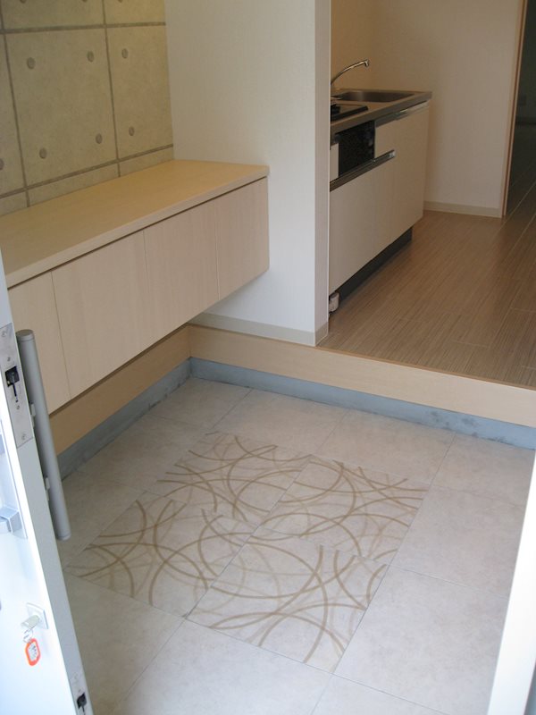 RONDⅢ番館 玄関