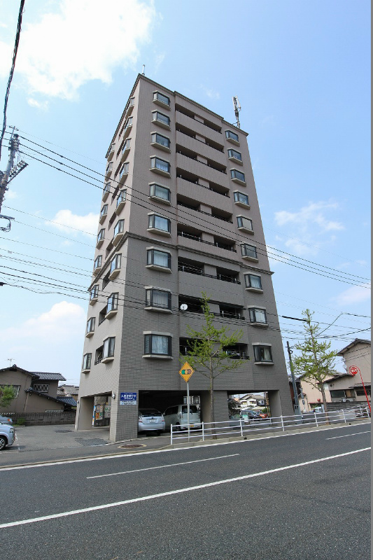シャイニーヒルズ 902号室 外観