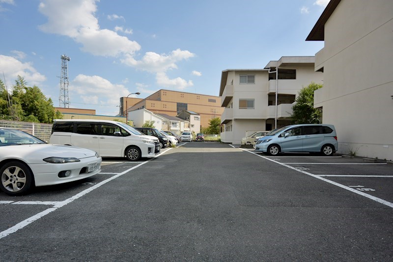 Belong枚方東1番館 駐車場