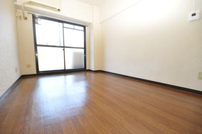 ホワイトパレス黄金五番館 リビング