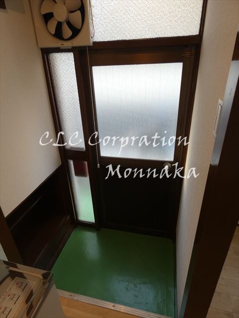 余村アパート 玄関