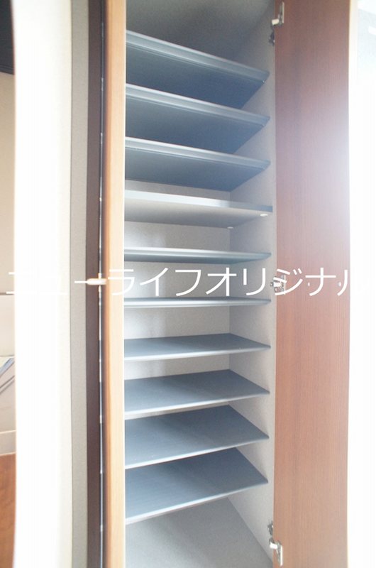 メゾン・シャルマン 収納