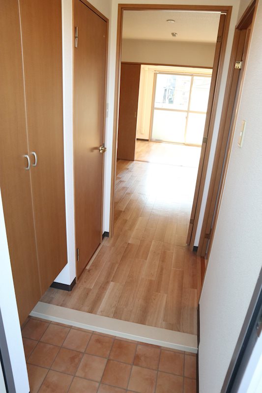 コンフォール日根野 玄関