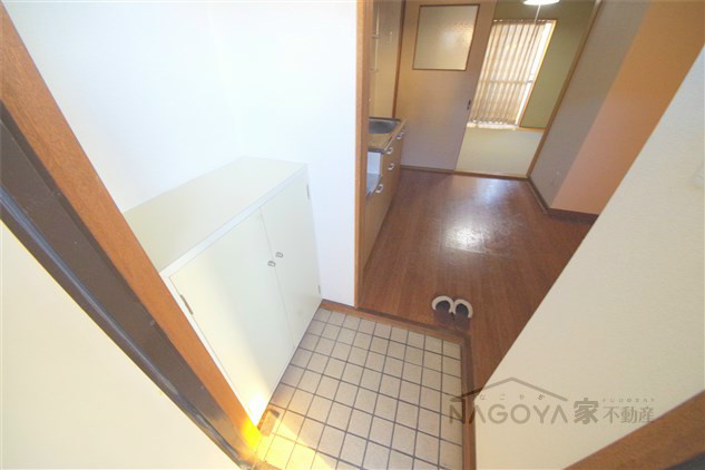 翠明ビル明月 玄関