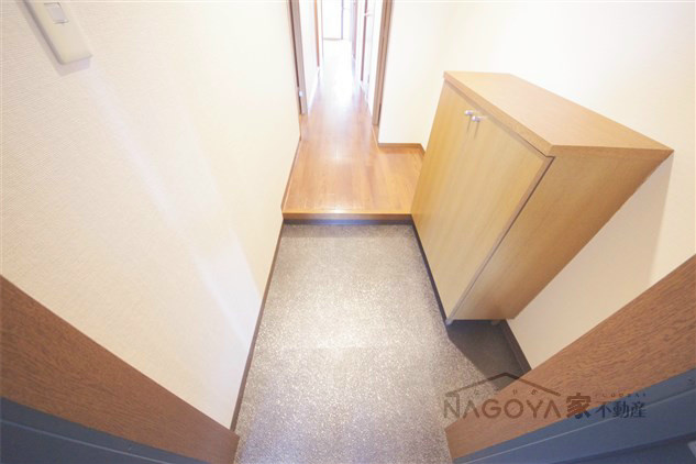 イースト・リバージュ 玄関