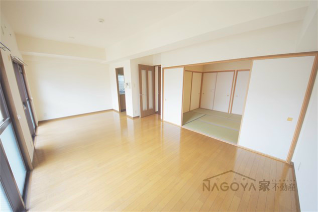 イースト・リバージュ リビング