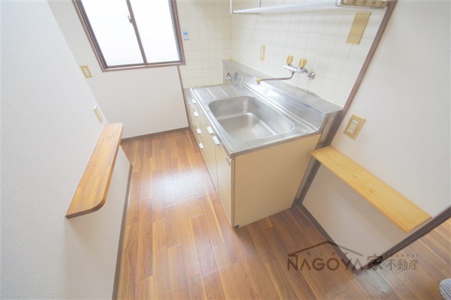 エクセル春岡 キッチン