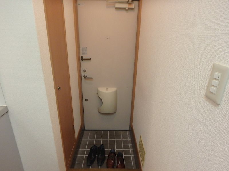 エクセレント湘南 玄関