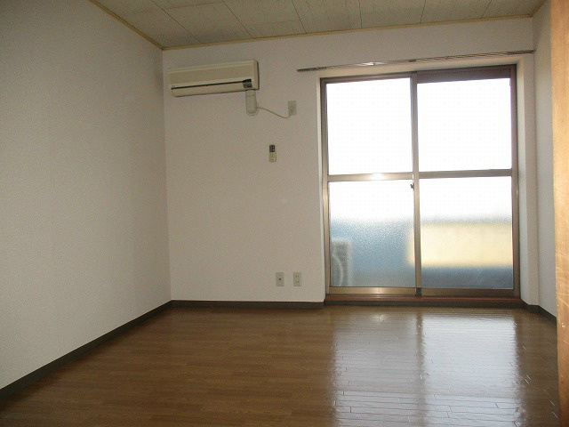 ジュネス十日市場Ａ棟 リビング