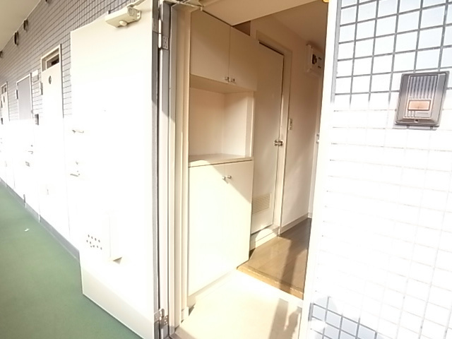 ベルトピア新松戸第２ 玄関