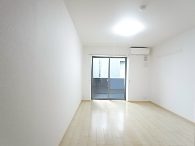 ハイエスト　シャロル ベッドルーム