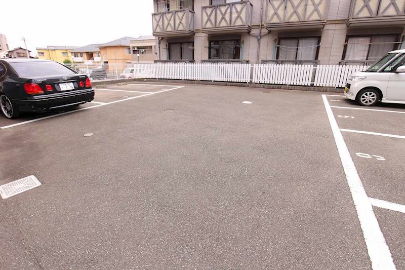 アスエランス 駐車場