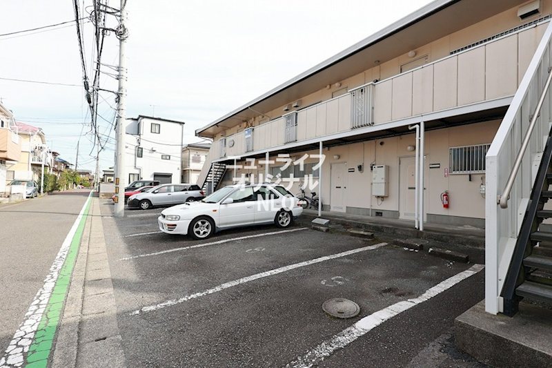 スターハイツＡ 駐車場