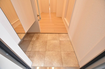 サニー　イースト 玄関