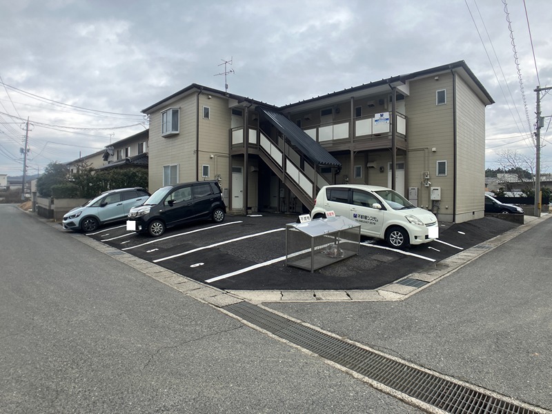 ハイツ藤原 駐車場