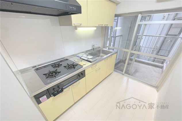 アヴォワール丸の内 キッチン