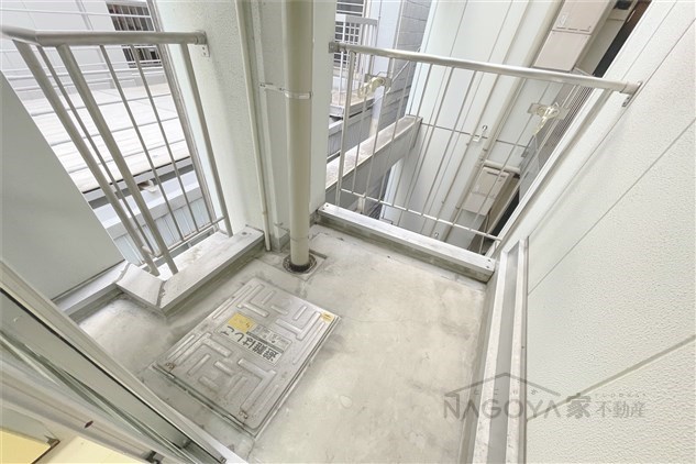 アヴォワール丸の内 ベランダ