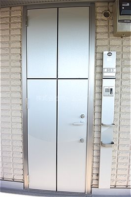 シャトル藤沢 玄関