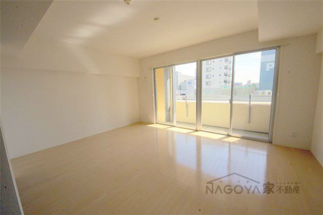 メープルアネスト新栄 リビング