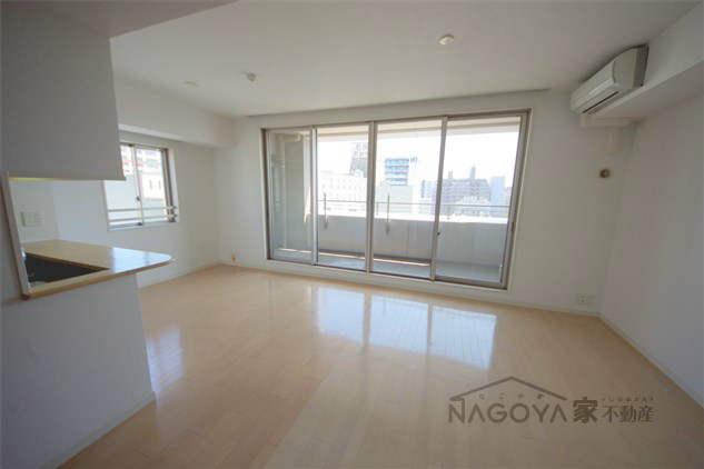 meLiv上前津 リビング