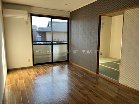 ウィスタリアK リビング