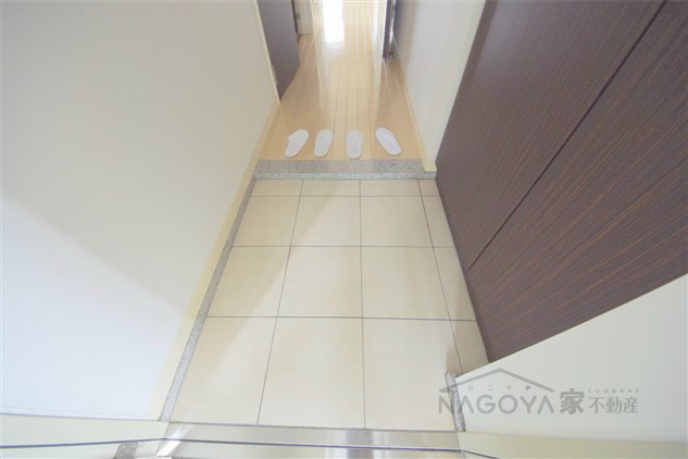 インプルーブ葵 玄関