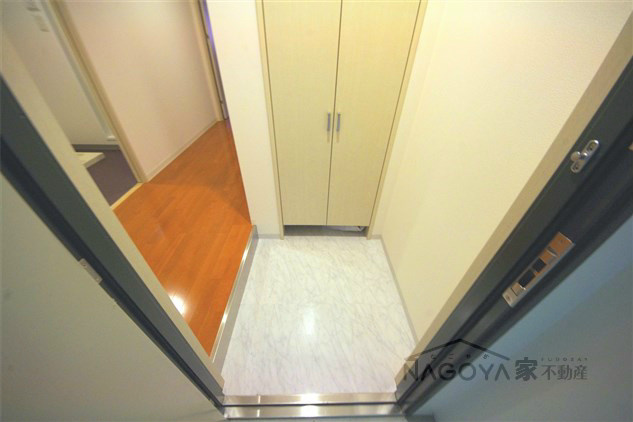 第１５フクマルビル 玄関