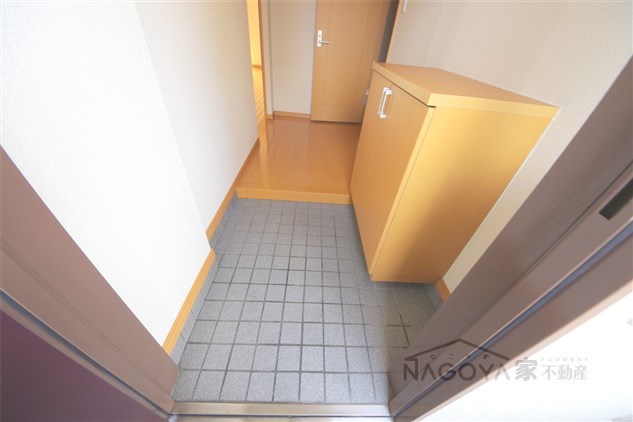 プログレスアサダ 玄関