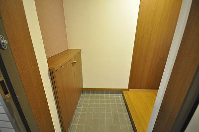 オールセインツ 玄関