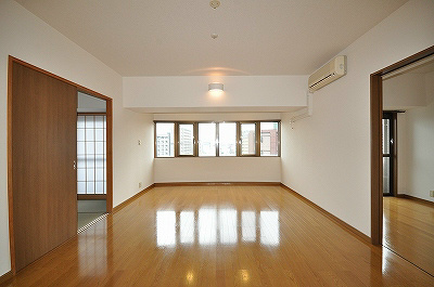 オールセインツ リビング