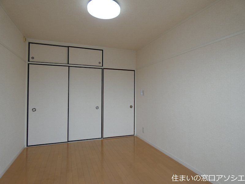 酒井ビル ベッドルーム