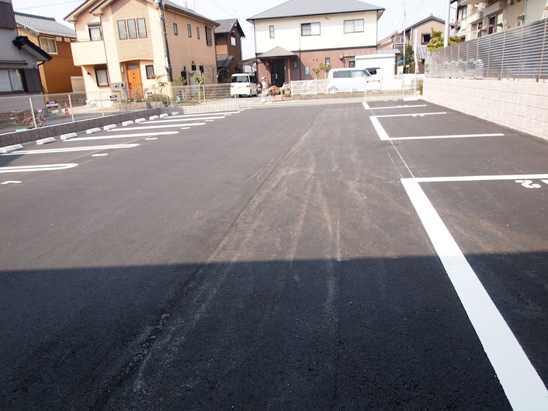 ブルームコート 駐車場