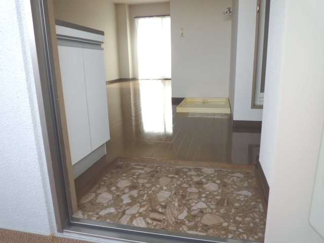 コーポひまわり 玄関