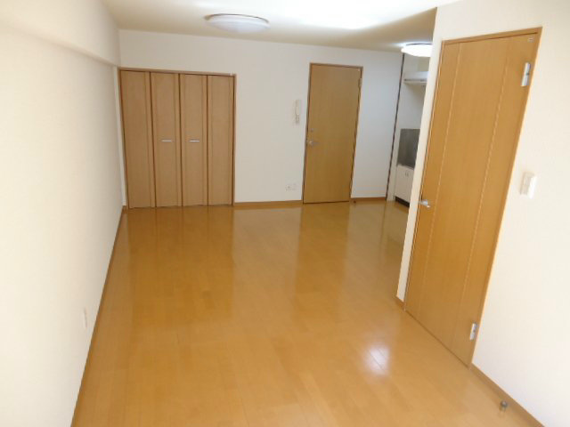 愛知県名古屋市名東区香流１丁目 リビング